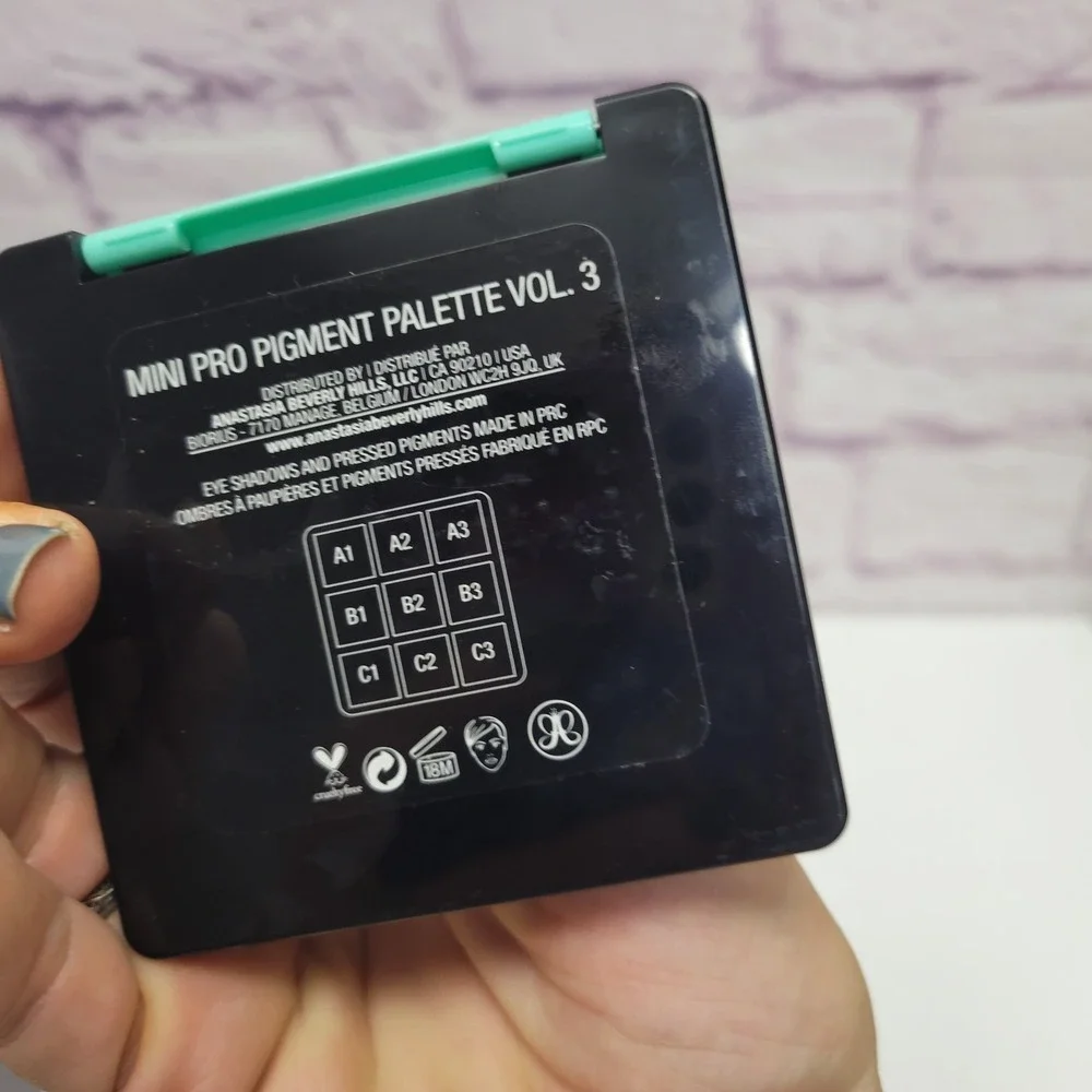 Anastasia Beverly Hills new no